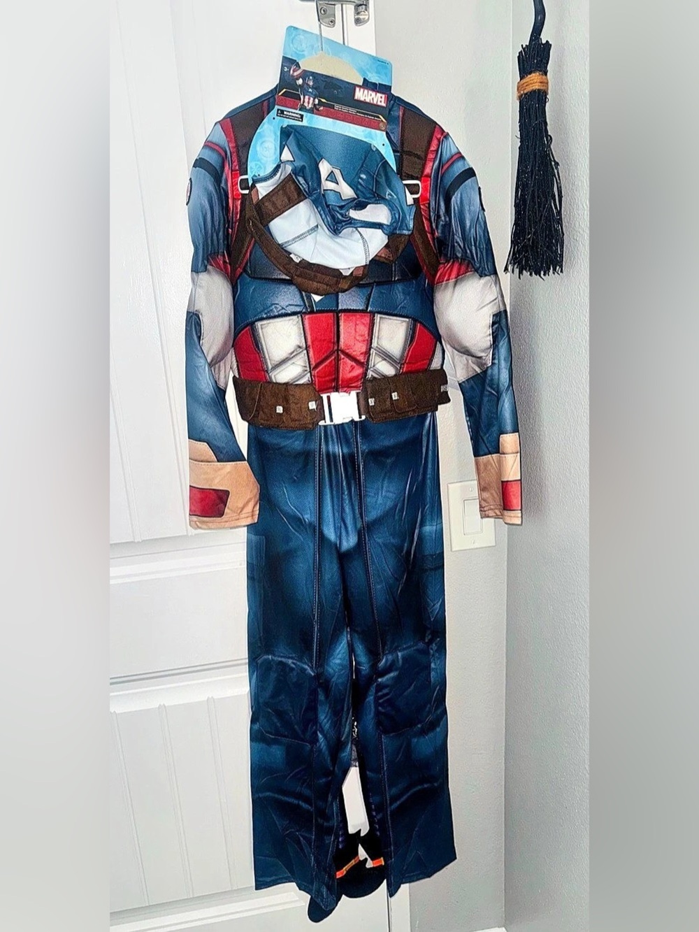 Disney Captain America costume Superhero Costume BoysNWT